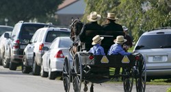 Kamionetom se u SAD-u zabio u amišku kočiju s konjima. Poginulo troje djece